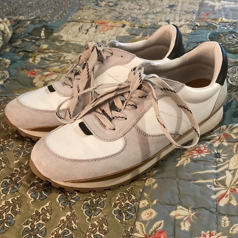 Universal Thread Maria Sneakers